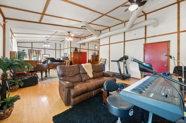 126 Smallwood Court, Springtown, TX 76082