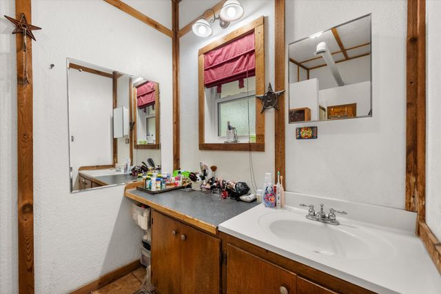 126 Smallwood Court, Springtown, TX 76082