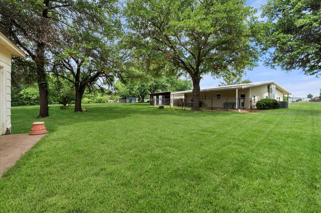 126 Smallwood Court, Springtown, TX 76082