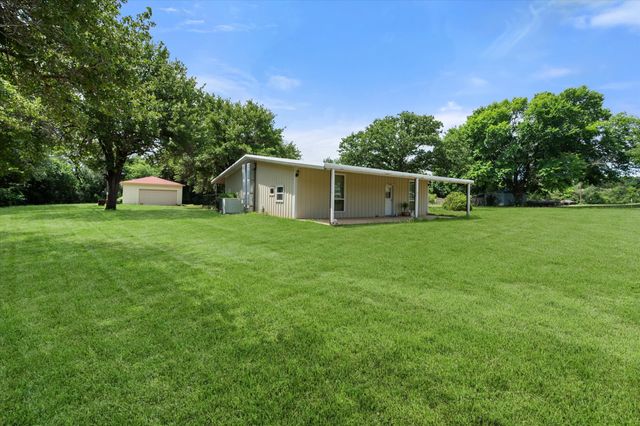 126 Smallwood Court, Springtown, TX 76082
