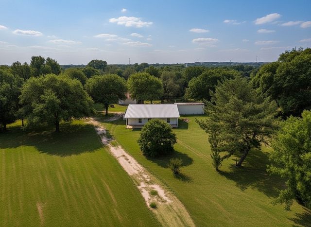 126 Smallwood Court, Springtown, TX 76082