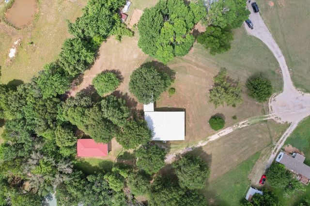 126 Smallwood Court, Springtown, TX 76082