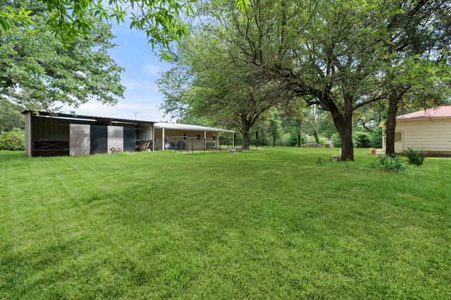 126 Smallwood Court, Springtown, TX 76082
