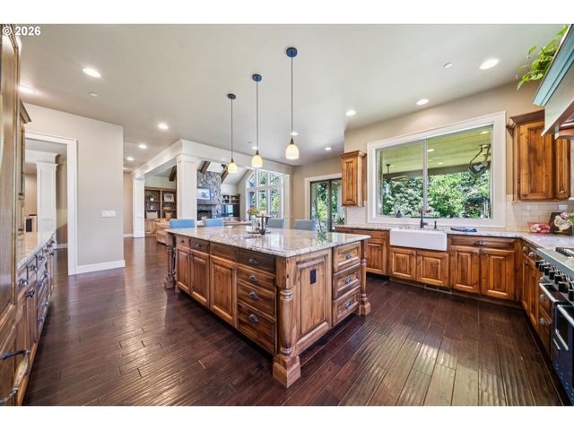 23590 Sw Elderberry Ln, West Linn, OR 97068