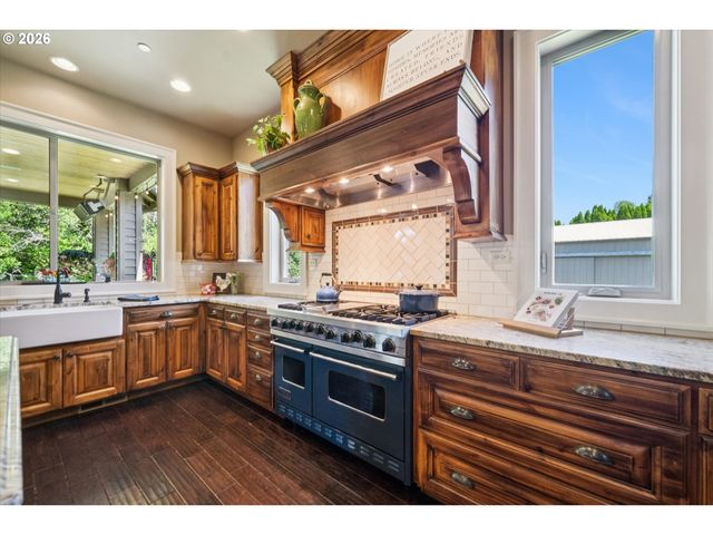 23590 Sw Elderberry Ln, West Linn, OR 97068
