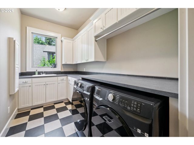 23590 Sw Elderberry Ln, West Linn, OR 97068