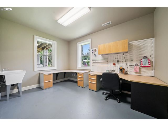 23590 Sw Elderberry Ln, West Linn, OR 97068