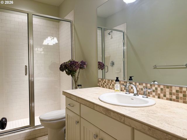 23590 Sw Elderberry Ln, West Linn, OR 97068