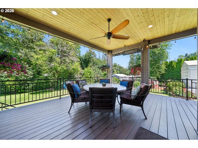 23590 Sw Elderberry Ln, West Linn, OR 97068