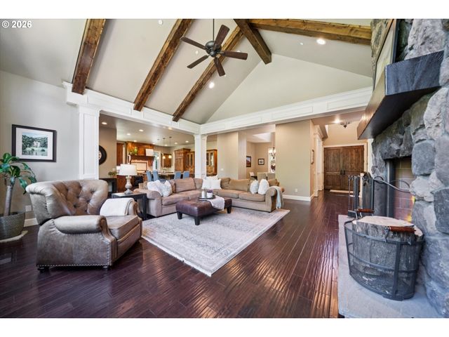23590 Sw Elderberry Ln, West Linn, OR 97068