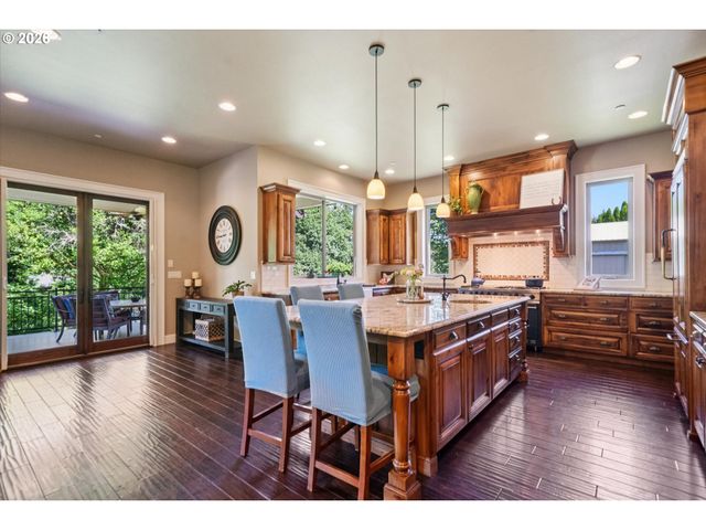23590 Sw Elderberry Ln, West Linn, OR 97068