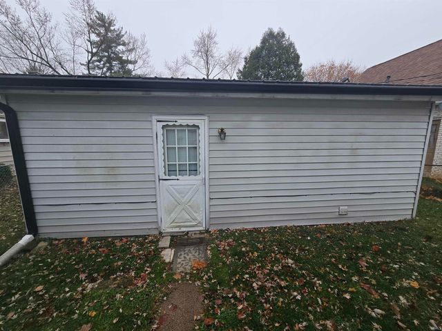 227 E 11th Street, Jonesboro, IN 46938