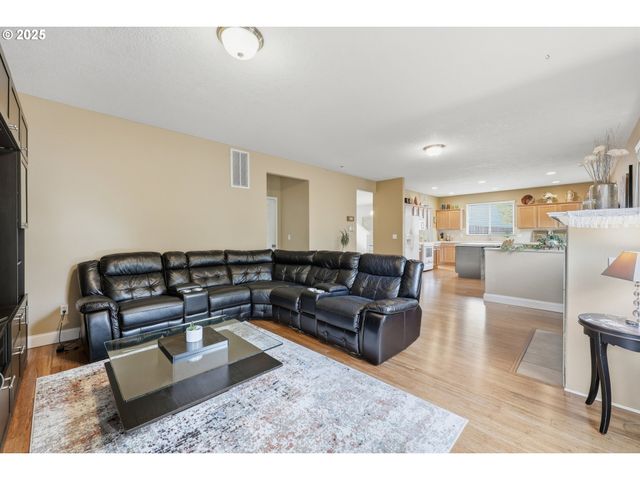 2642 Se PHEASANT Way, Gresham, OR 97080