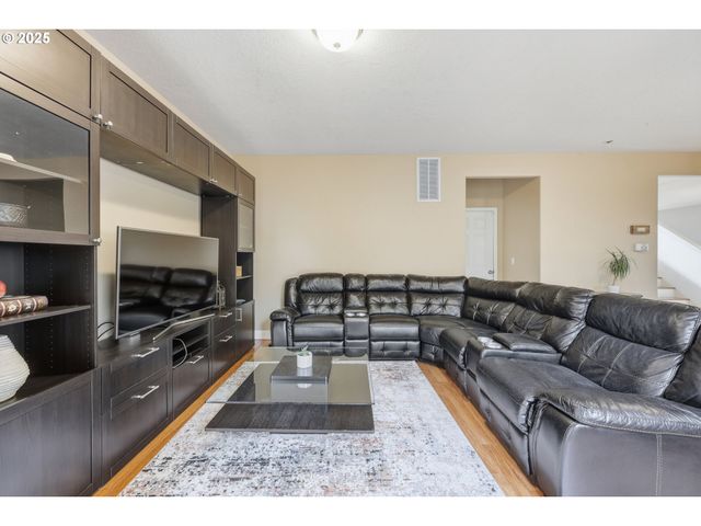 2642 Se PHEASANT Way, Gresham, OR 97080