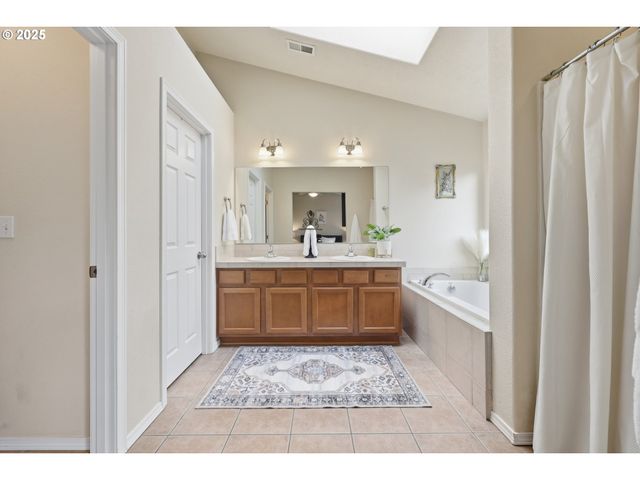 2642 Se PHEASANT Way, Gresham, OR 97080