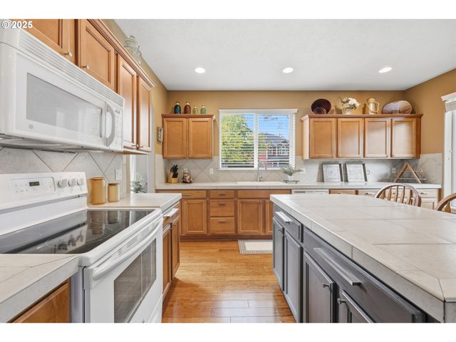 2642 Se PHEASANT Way, Gresham, OR 97080