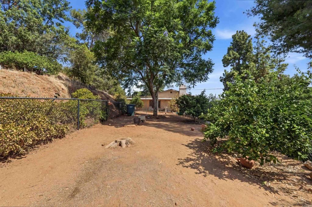 Image 32 of property listing at 11825 Taia Ln, Lakeside, CA 92040