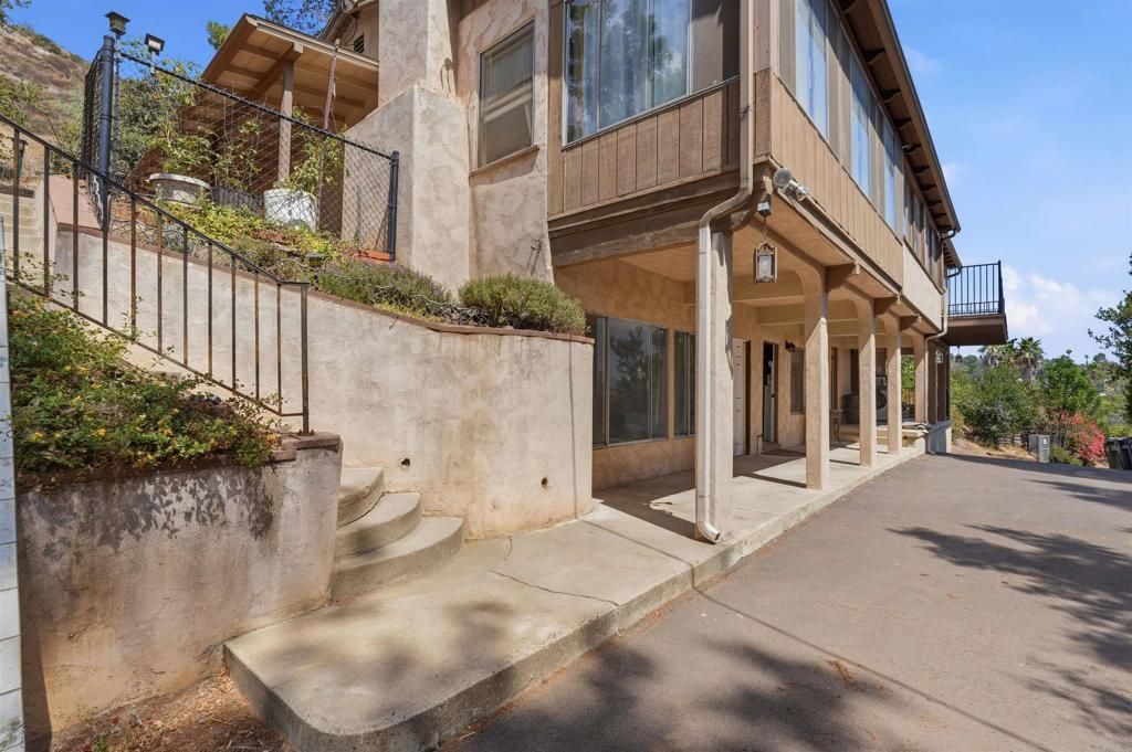 Image 35 of property listing at 11825 Taia Ln, Lakeside, CA 92040