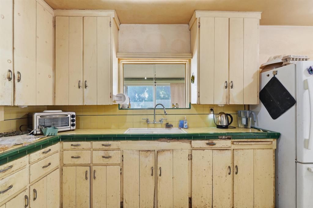 Image 9 of property listing at 11825 Taia Ln, Lakeside, CA 92040