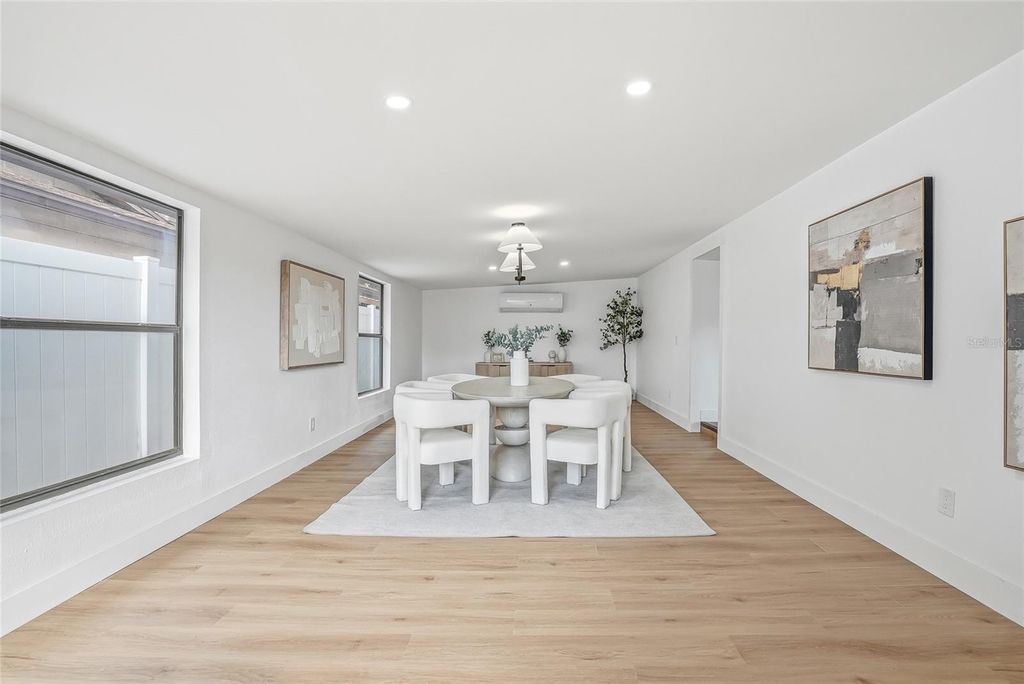 Image 17 of property listing at 14964 OLD POINTE ROAD, Tampa, FL 33613