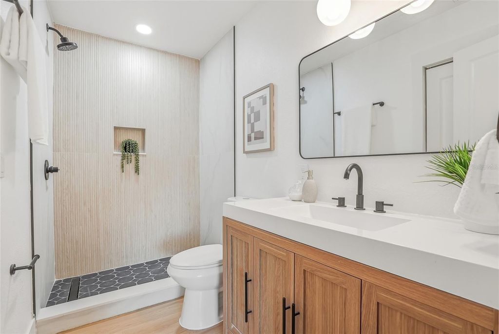 Image 22 of property listing at 14964 OLD POINTE ROAD, Tampa, FL 33613