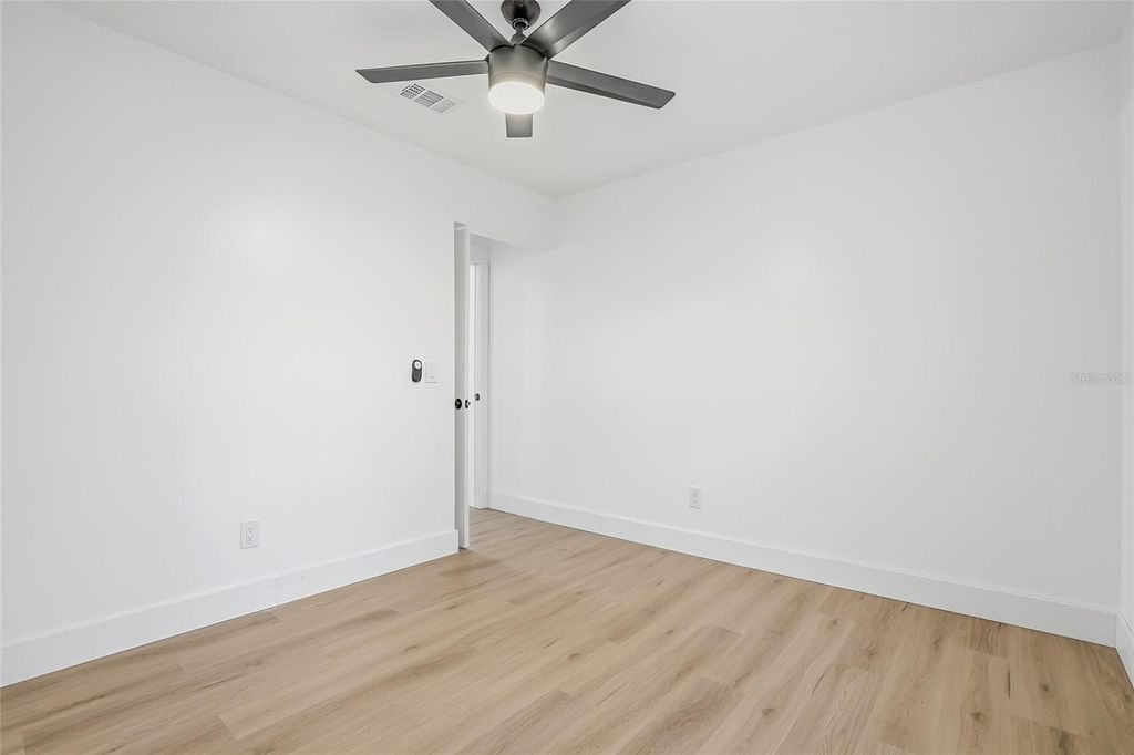 Image 27 of property listing at 14964 OLD POINTE ROAD, Tampa, FL 33613