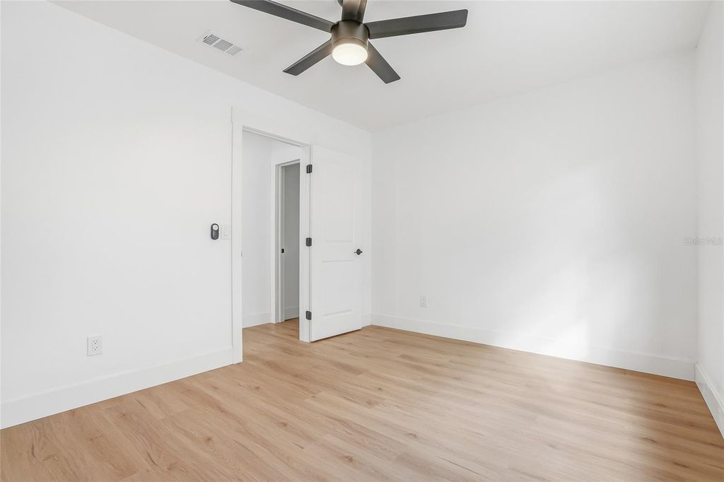 Image 31 of property listing at 14964 OLD POINTE ROAD, Tampa, FL 33613