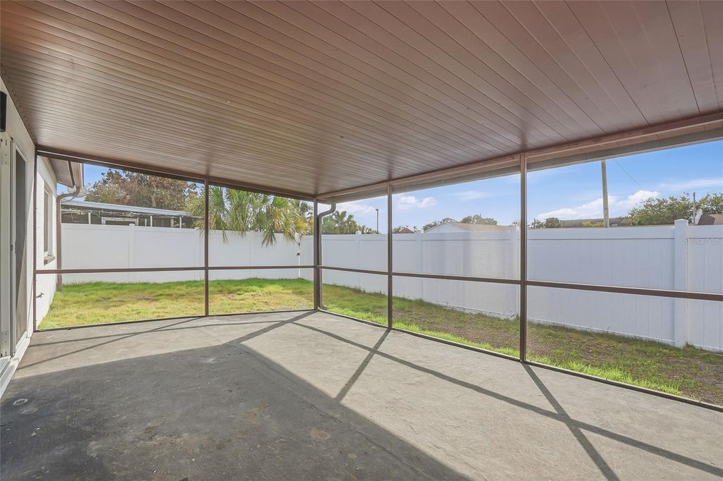 Image 33 of property listing at 14964 OLD POINTE ROAD, Tampa, FL 33613