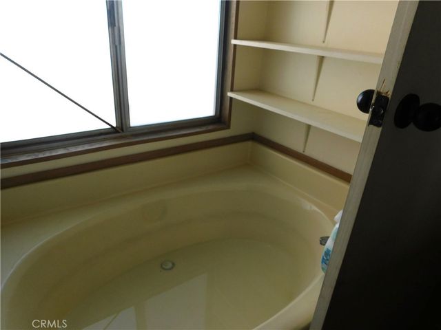 27627 Comstock Avenue, Johannesburg, CA 93528