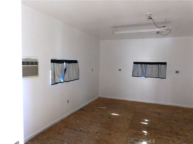 27627 Comstock Avenue, Johannesburg, CA 93528