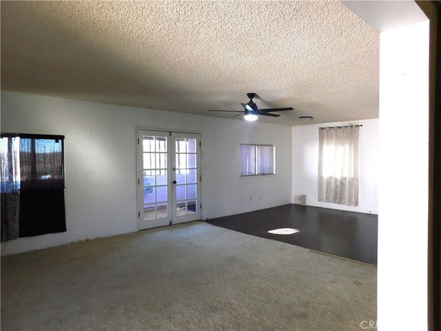 27627 Comstock Avenue, Johannesburg, CA 93528