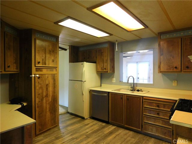 27627 Comstock Avenue, Johannesburg, CA 93528