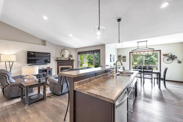 651 PEBBLESTONE CIRCLE, Hobart, WI 54155