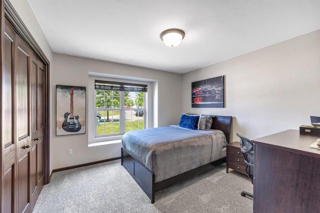 651 PEBBLESTONE CIRCLE, Hobart, WI 54155