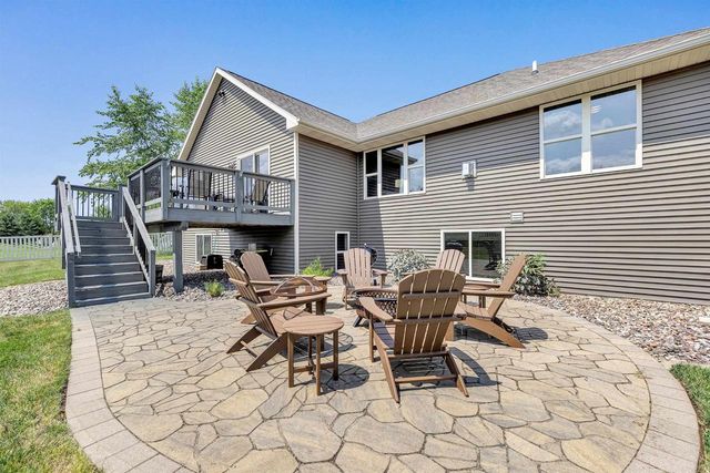 651 PEBBLESTONE CIRCLE, Hobart, WI 54155
