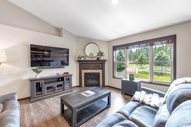 651 PEBBLESTONE CIRCLE, Hobart, WI 54155