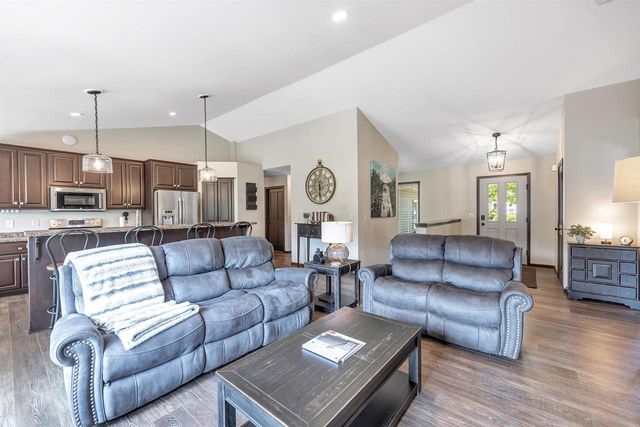 651 PEBBLESTONE CIRCLE, Hobart, WI 54155