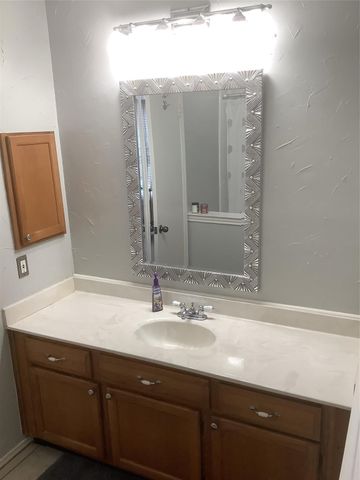 1565 N Valley Parkway, Lewisville, TX 75077