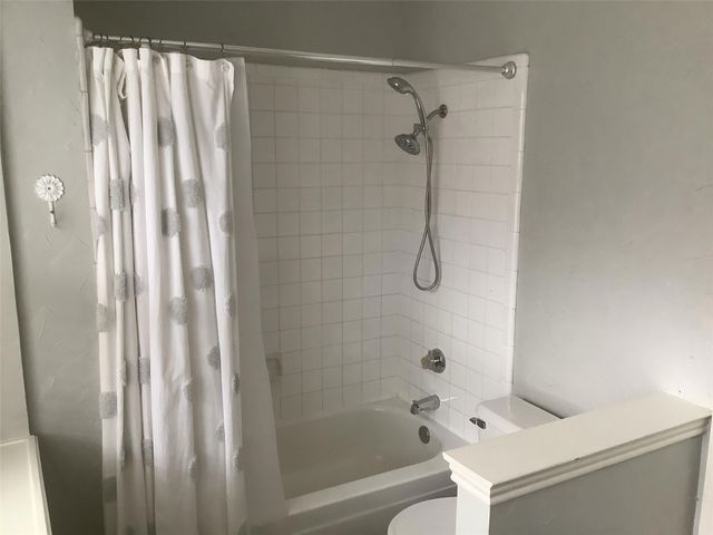 1565 N Valley Parkway, Lewisville, TX 75077