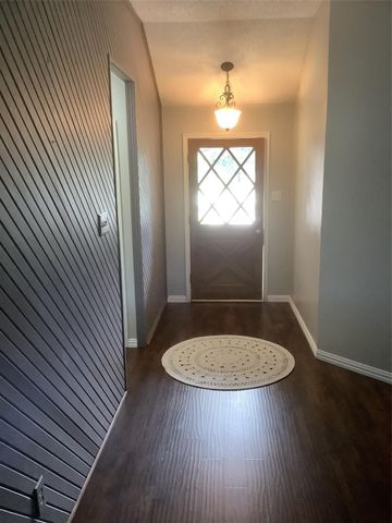 1565 N Valley Parkway, Lewisville, TX 75077