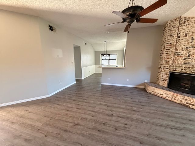 1565 N Valley Parkway, Lewisville, TX 75077