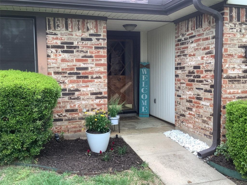 1565 N Valley Parkway, Lewisville, TX 75077