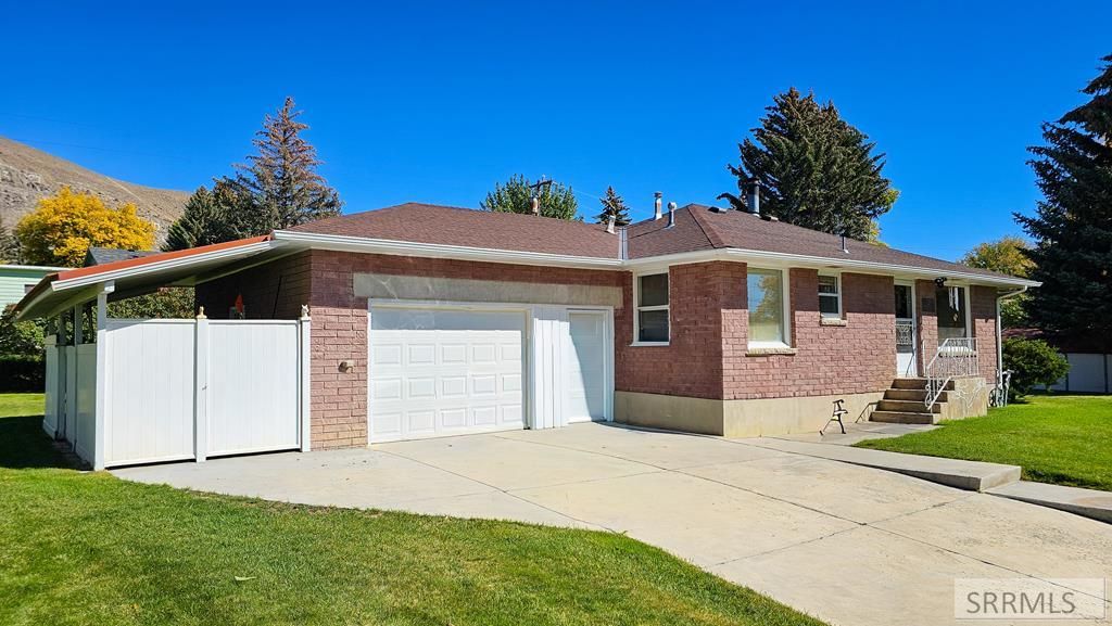 Image 1 of property listing at 338 Hazel Street, Arco, ID 83213