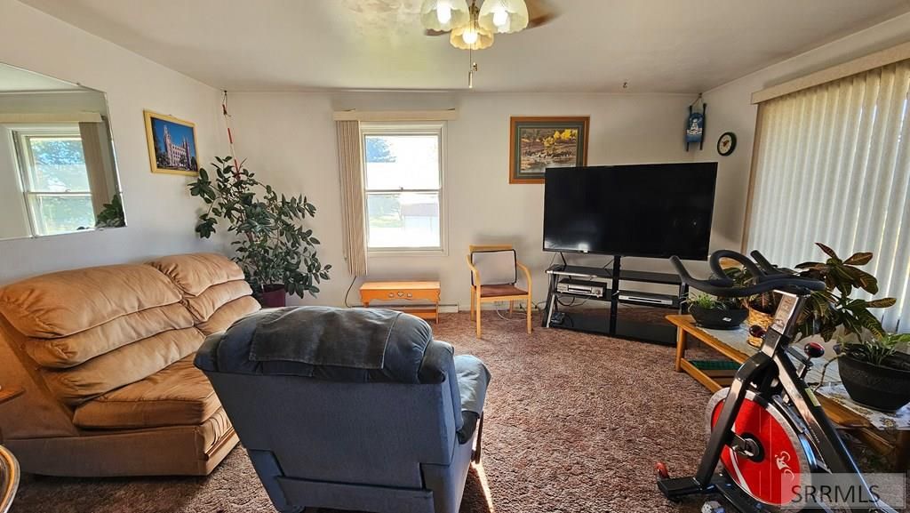 Image 8 of property listing at 338 Hazel Street, Arco, ID 83213