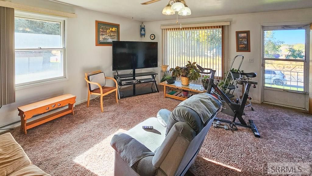 Image 9 of property listing at 338 Hazel Street, Arco, ID 83213