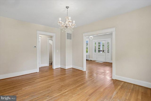 9501 COLESVILLE RD, Silver Spring, MD 20901