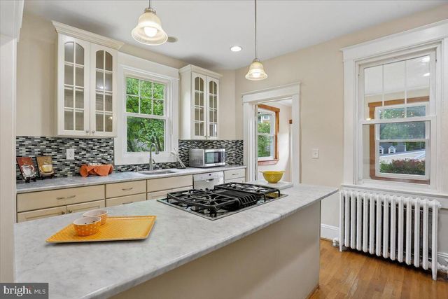9501 COLESVILLE RD, Silver Spring, MD 20901