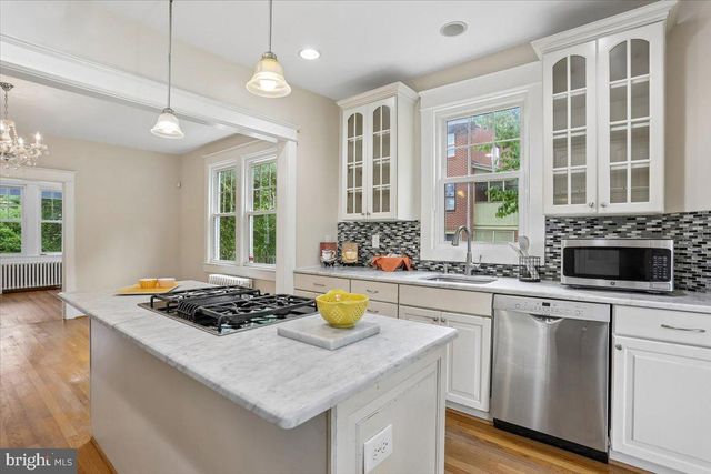 9501 COLESVILLE RD, Silver Spring, MD 20901