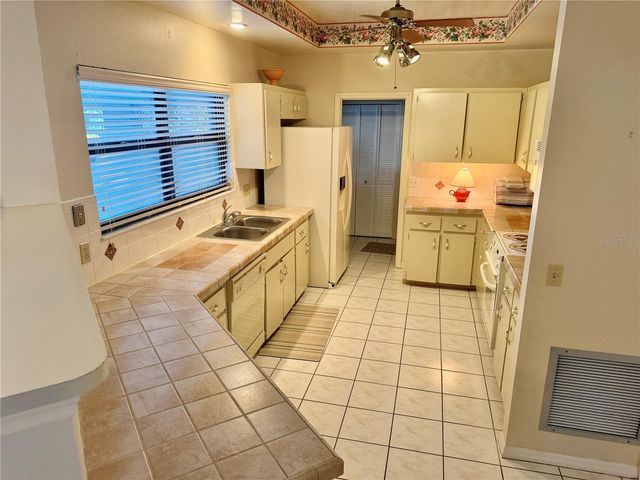 924 RIDGECREST ROAD, Orlando, FL 32806
