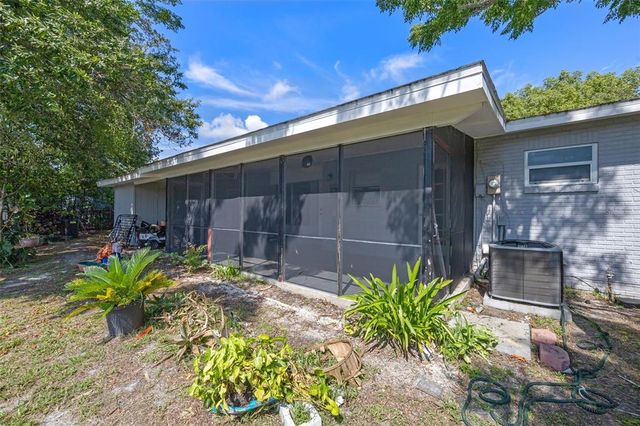 985 N VILLAGE DRIVE, Deltona, FL 32725